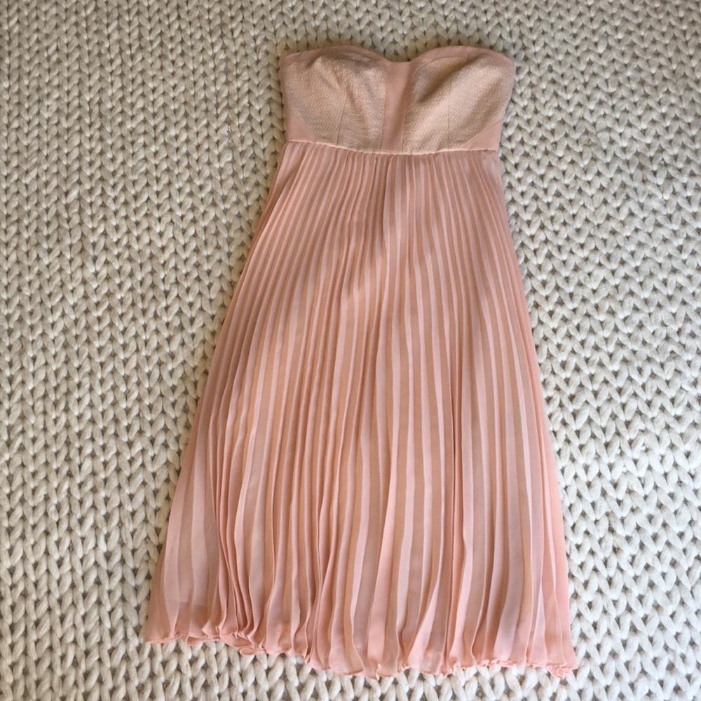 Accordion pink strapless dress
